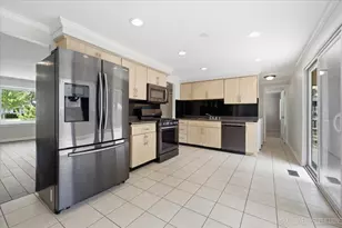 817 Stamford Ct, Schaumburg, IL 60193 - Photo 8
