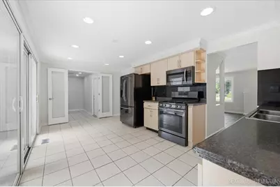 817 Stamford Court, Schaumburg, IL 60193 - Photo 14