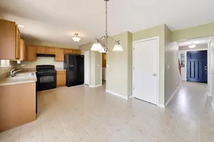 6820 Ayre Dr, McHenry, IL 60050 - Photo 12