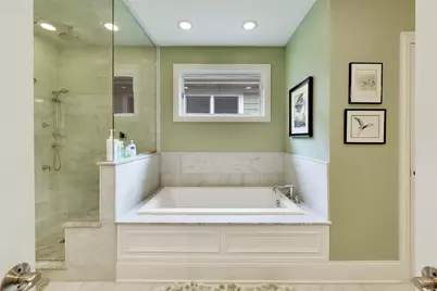 2229 W Farragut Avenue, Chicago, IL 60625 - Photo 22