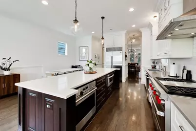 2229 W Farragut Avenue, Chicago, IL 60625 - Photo 10