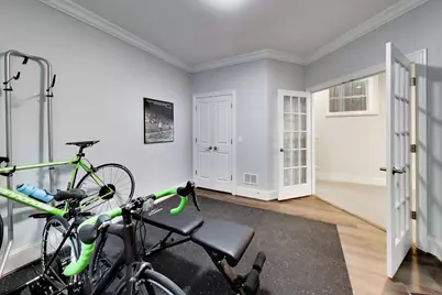 2229 W Farragut Avenue, Chicago, IL 60625 - Photo 30
