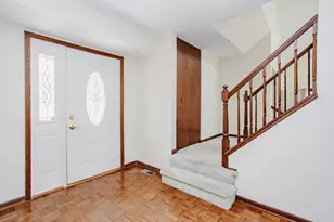 358 E Beech Dr, Schaumburg, IL 60193 - Photo 2