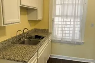 2432 W Greenleaf Ave, Chicago, IL 60645 - Photo 10