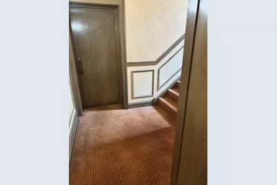 2432 W Greenleaf Avenue #2, Chicago, IL 60645 - Photo 4
