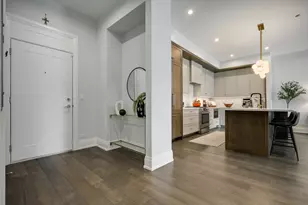 3037 N Lincoln Ave, Chicago, IL 60657 - Photo 2