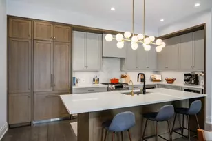 3037 N Lincoln Ave, Chicago, IL 60657 - Photo 12