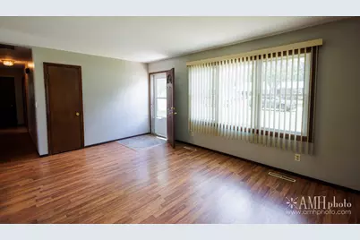 1871 S Oaklawn Drive, Saint Anne, IL 60964 - Photo 10