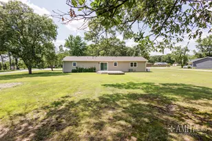 1871 S Oaklawn Dr, Saint Anne, IL 60964 - Photo 4