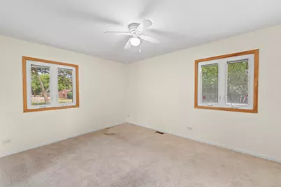 109 Landmeier Road, Elk Grove Village, IL 60007 - Photo 16