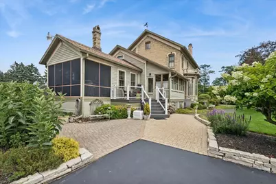 346 Sheridan Road, Winthrop Harbor, IL 60096 - Photo 1