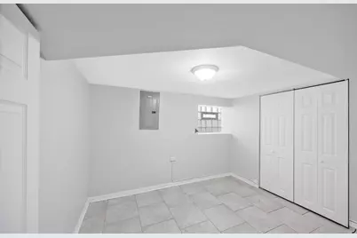 8526 S Euclid Avenue, Chicago, IL 60617 - Photo 18