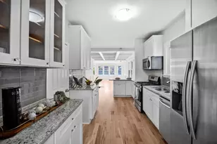 8526 S Euclid Ave, Chicago, IL 60617 - Photo 10