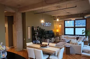 210 S Desplaines St, Chicago, IL 60661 - Photo 4