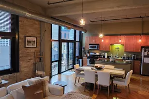 210 S Desplaines St, Chicago, IL 60661 - Photo 6