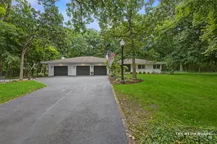 5S637 Vest Ave, Naperville, IL 60563 - Photo 2