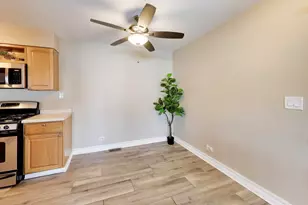 758 Moore Dr, Elk Grove Village, IL 60007 - Photo 10