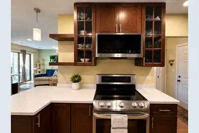 3050 Pheasant Creek Drive #406, Northbrook, IL 60062 - Photo 4
