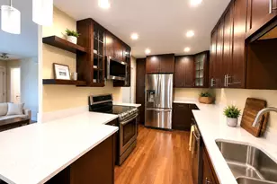 3050 Pheasant Creek Dr, Northbrook, IL 60062 - Photo 2