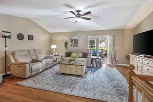 823 Karen Dr, Hampshire, IL 60140 - Photo 4