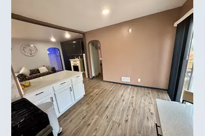 18269 Burnham Avenue, Lansing, IL 60438 - Photo 6