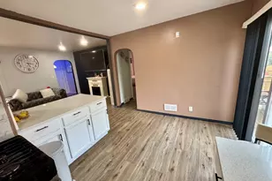 18269 Burnham Ave, Lansing, IL 60438 - Photo 6