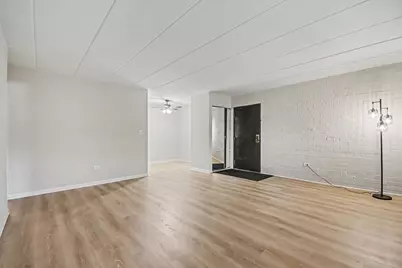 108 E Bailey Road #B, Naperville, IL 60565 - Photo 2