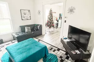 221 E Main St, Genoa, IL 60135 - Photo 8