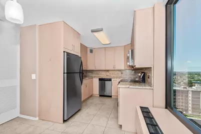 2500 N Lakeview Avenue #2105, Chicago, IL 60614 - Photo 10