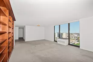 2500 N Lakeview Ave, Chicago, IL 60614 - Photo 8