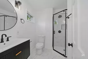 987 South St, Elgin, IL 60123 - Photo 12
