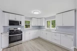 987 South St, Elgin, IL 60123 - Photo 2