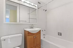 1700 E 56th St, Chicago, IL 60637 - Photo 12