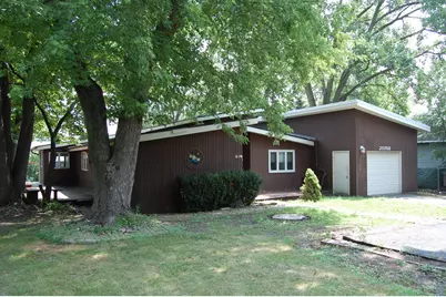 20793 N Florence Avenue, Prairie View, IL 60069 - Photo 1