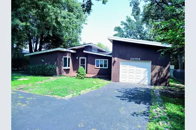 20793 N Florence Avenue, Prairie View, IL 60069 - Photo 1