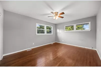2919 Ezekiel Avenue, Zion, IL 60099 - Photo 12
