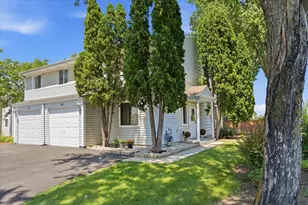 600 Bridgeport Pl, Wheeling, IL 60090 - Photo 1