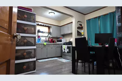 9737 S Emerald Avenue, Chicago, IL 60628 - Photo 8