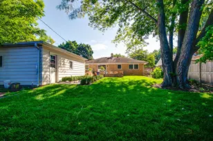 519 Dawes St, Libertyville, IL 60048 - Photo 28