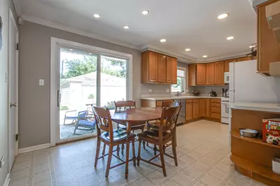 519 Dawes Street, Libertyville, IL 60048 - Photo 8