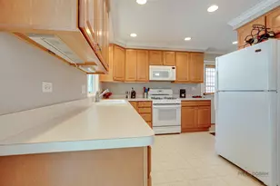 519 Dawes St, Libertyville, IL 60048 - Photo 12