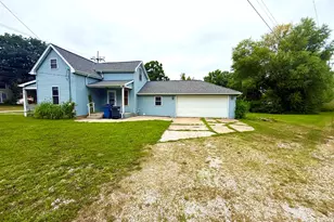 447 N Euclid Ave, Princeton, IL 61356 - Photo 2