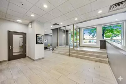 405 E Oakwood Boulevard #4L, Chicago, IL 60653 - Photo 2