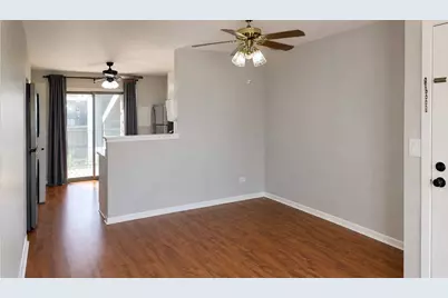 182 S Waters Edge Drive #301, Glendale Heights, IL 60139 - Photo 4