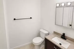 182 S Waters Edge Dr, Glendale Heights, IL 60139 - Photo 14