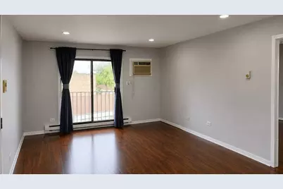 182 S Waters Edge Drive #301, Glendale Heights, IL 60139 - Photo 2