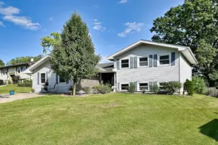20W581 Glen Ct, Lombard, IL 60148 - Photo 1