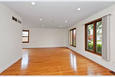 7048 Brementowne Road, Tinley Park, IL 60477 - Photo 2