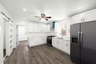 2237 S Oakley Ave, Chicago, IL 60608 - Photo 24