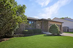 1447 Comanche Dr, Bolingbrook, IL 60490 - Photo 6